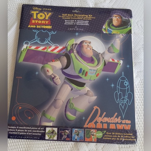 Sealed Disney Toy and Beyond Story Self Stick Decorating Kit Over 30 Stickers - Picture 1 of 8